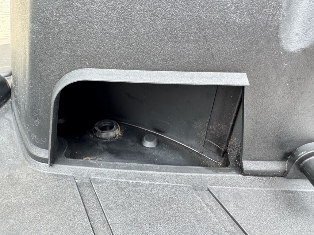 2010 Suzuki 250 HP 4 Stroke Outboard Flywheel Cover 11510-93J04 OEM