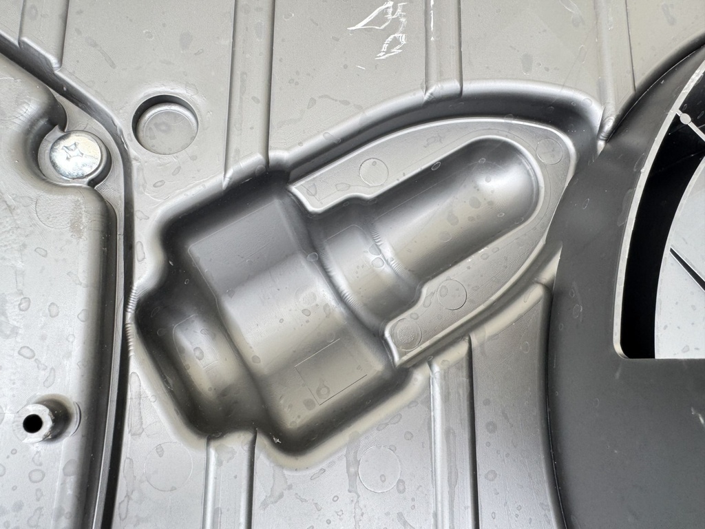 2010 Suzuki 250 HP 4 Stroke Outboard Flywheel Cover 11510-93J04 OEM