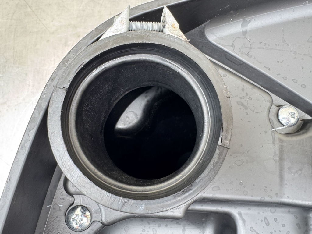 2010 Suzuki 250 HP 4 Stroke Outboard Flywheel Cover 11510-93J04 OEM