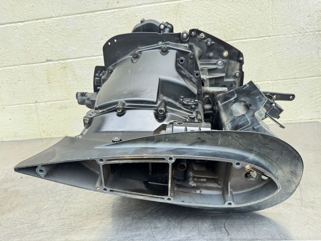 2010 Suzuki 250HP DF250S Long 20" Outboard Complete Midsection & Swivel Bracket