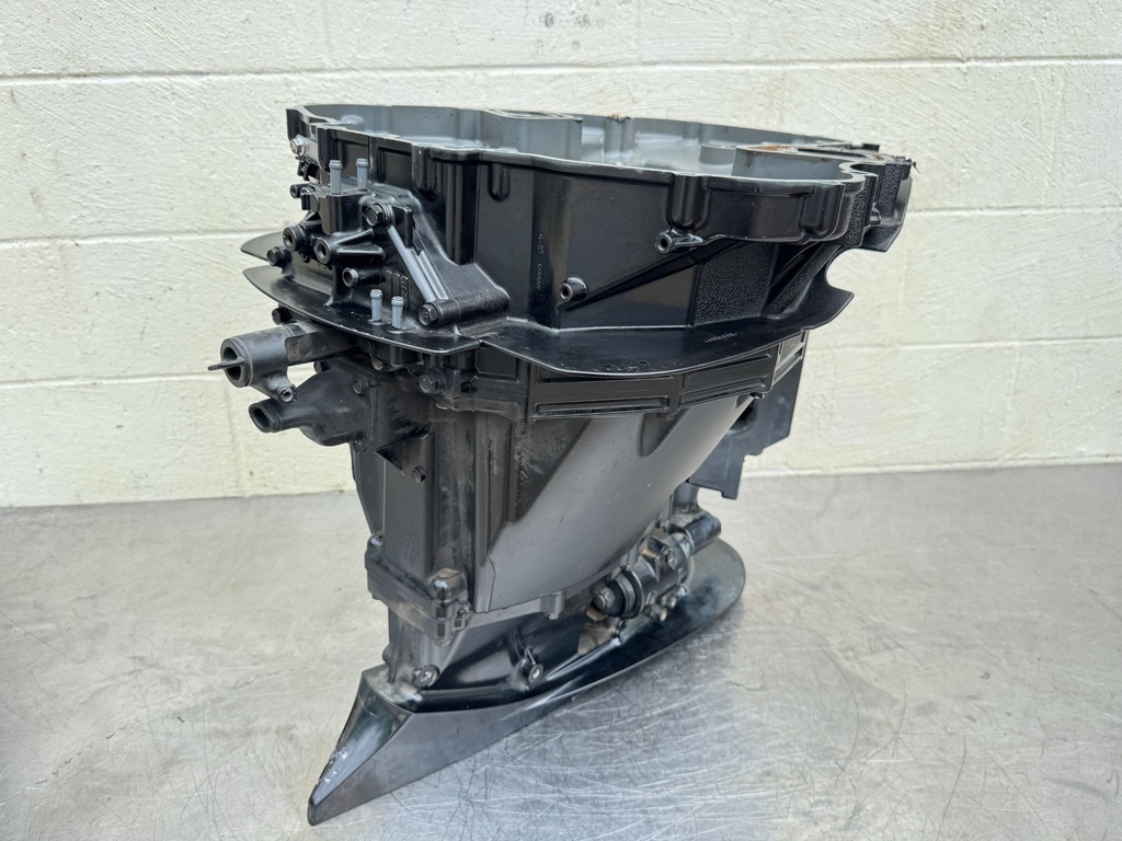 2010 Suzuki 250HP DF250S Long 20" Outboard Complete Midsection & Swivel Bracket