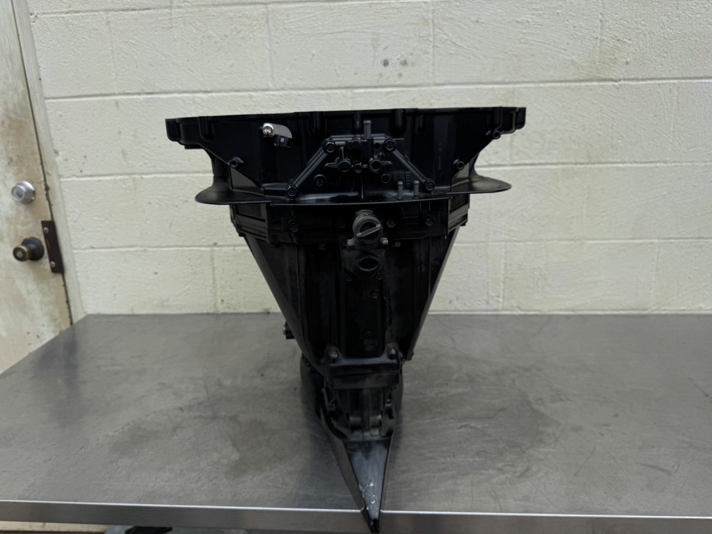 2010 Suzuki 250HP DF250S Long 20" Outboard Complete Midsection & Swivel Bracket