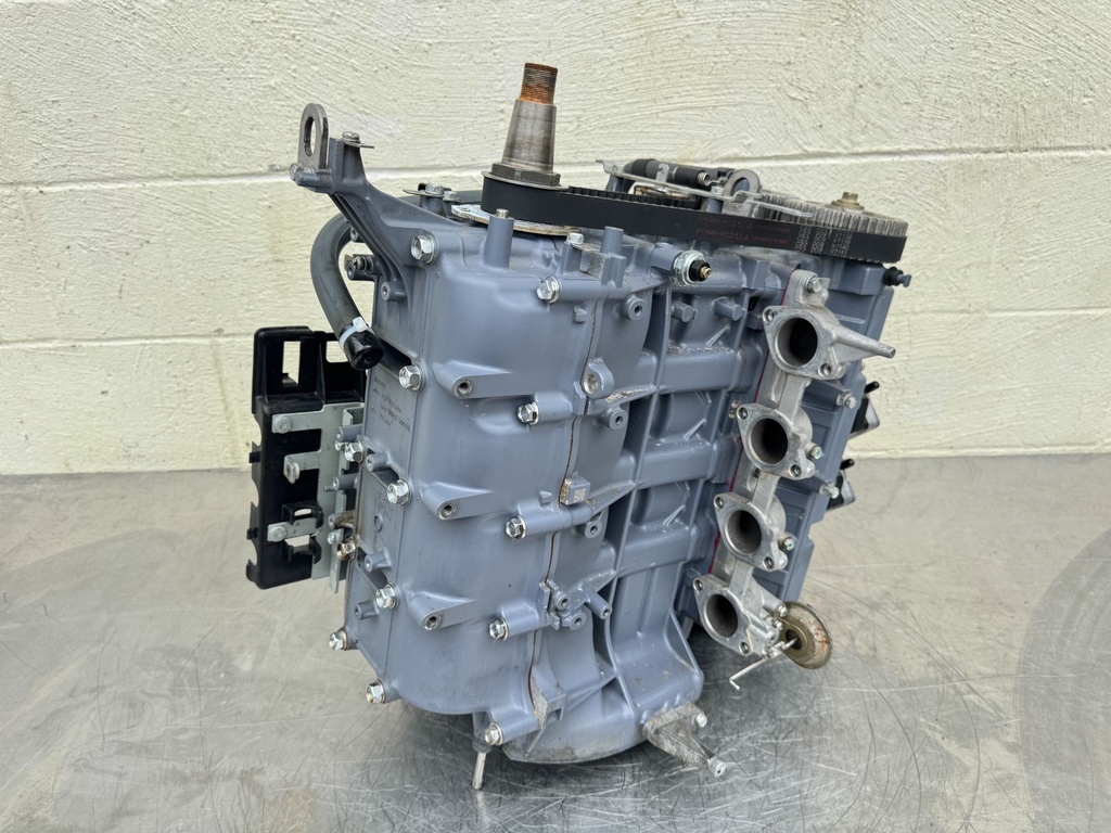 2001 - 2004 Yamaha F 80 90 100 HP 4 Stroke Outboard Powerhead Crankcase Assembly