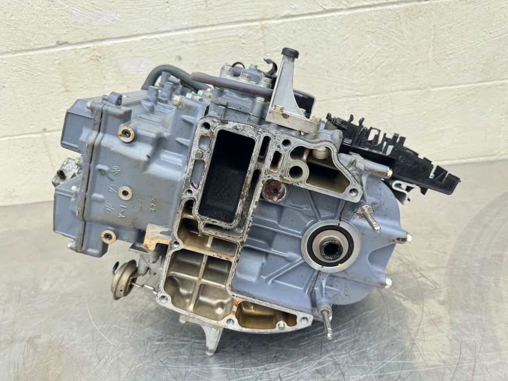 2001 - 2004 Yamaha F 80 90 100 HP 4 Stroke Outboard Powerhead Crankcase Assembly