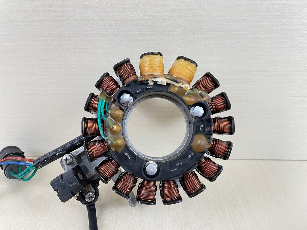2002 Yamaha 60HP F60 4 Stroke Outboard Stator Assembly With Base 64J-85510-00-00