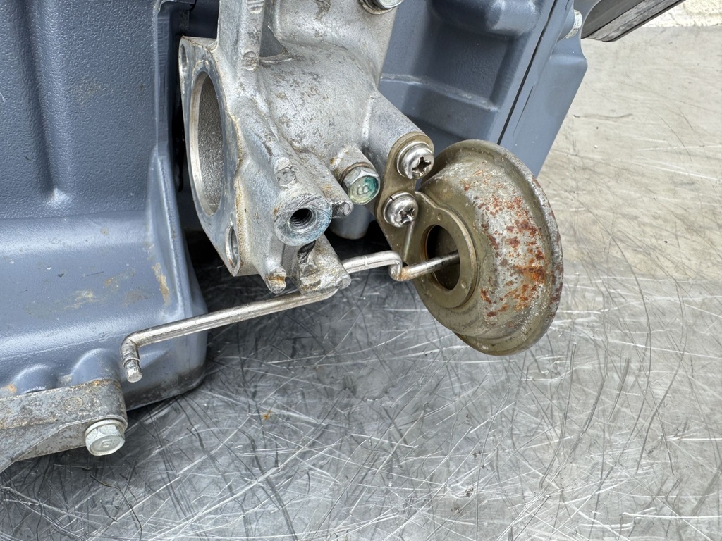 2001 - 2004 Yamaha F 80 90 100 HP 4 Stroke Outboard Powerhead Crankcase Assembly