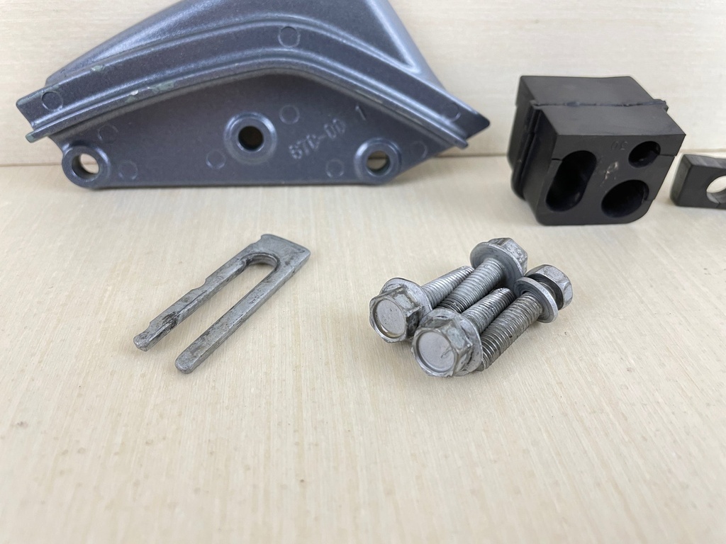 2002 Yamaha 60HP F60 Outboard Cable Cover Plate Fitting 67C-42738-00-8D