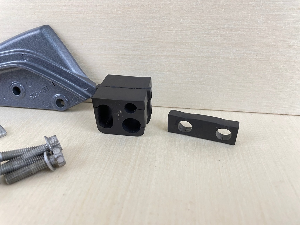 2002 Yamaha 60HP F60 Outboard Cable Cover Plate Fitting 67C-42738-00-8D