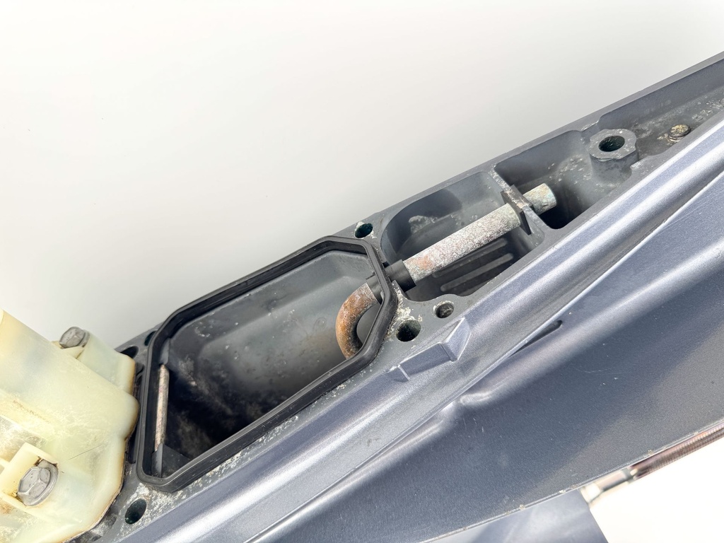 Yamaha V8 350HP F350 30" XXL Lower Unit Assembly RH Standard Rotation