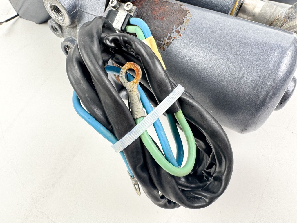 02-18 Yamaha 200 225 250 300 HP 4 Stroke Outboard Power Trim Tilt Unit - Used