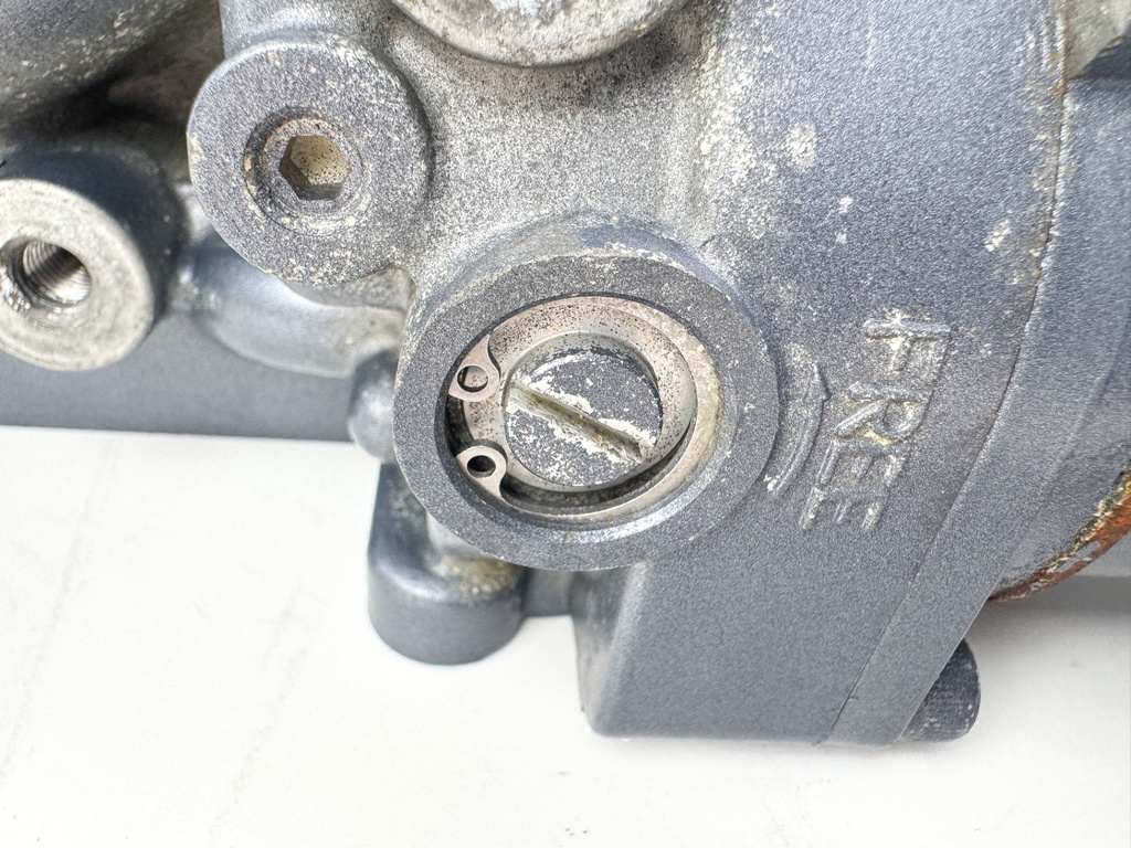 02-18 Yamaha 200 225 250 300 HP 4 Stroke Outboard Power Trim Tilt Unit - Used