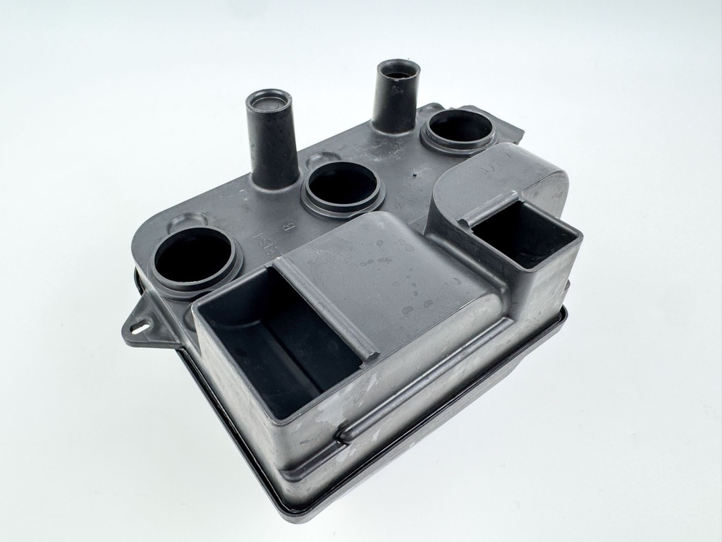 2005 Mercury 50 HP 2 Stroke Outboard Intake Air Silencer Assembly 828164 OEM