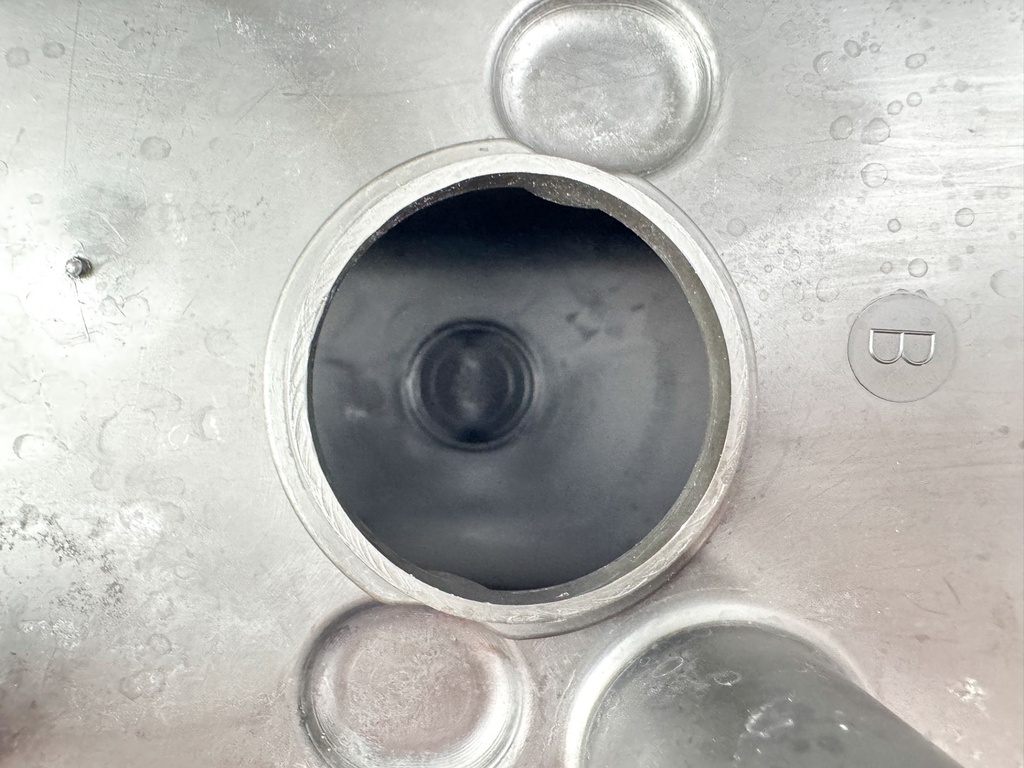 2005 Mercury 50 HP 2 Stroke Outboard Intake Air Silencer Assembly 828164 OEM