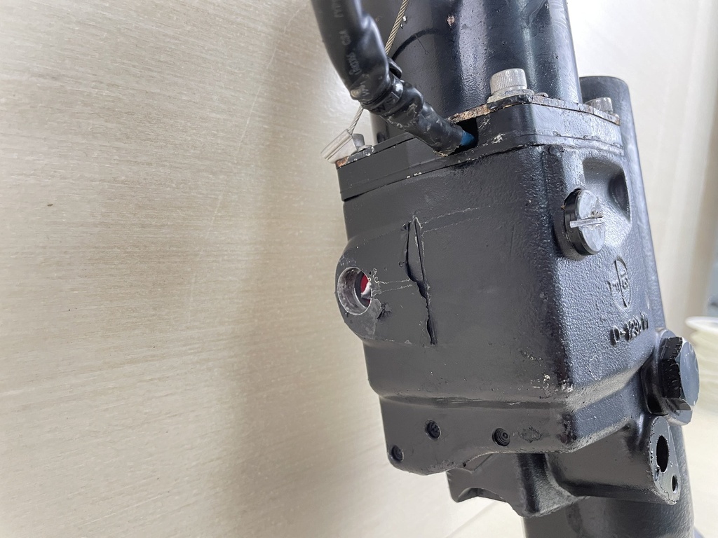 2007 Evinrude Etec 115HP 2 Stroke Outboard Trim & Tilt Assembly 5008949