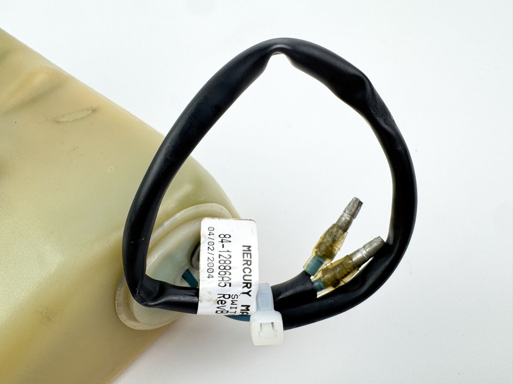 2005 Mercury 50 HP 2 Stroke Outboard Oil Tank 828163A2 OEM