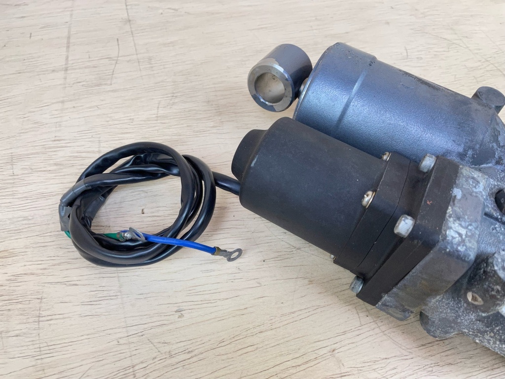 Yamaha Outboard Engine Power Trim & Tilt Assembly 90HP 115HP 6EK-43800-02-00