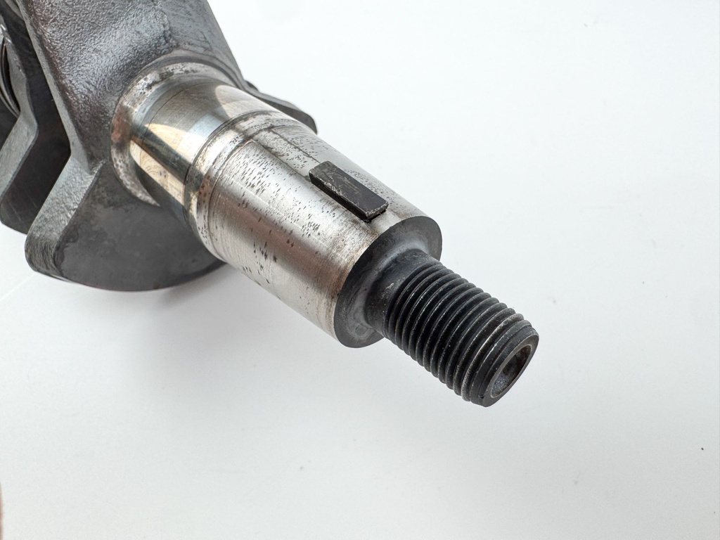 2005 Mercury 50 HP 2 Stroke Outboard Crankshaft 827954T3 OEM