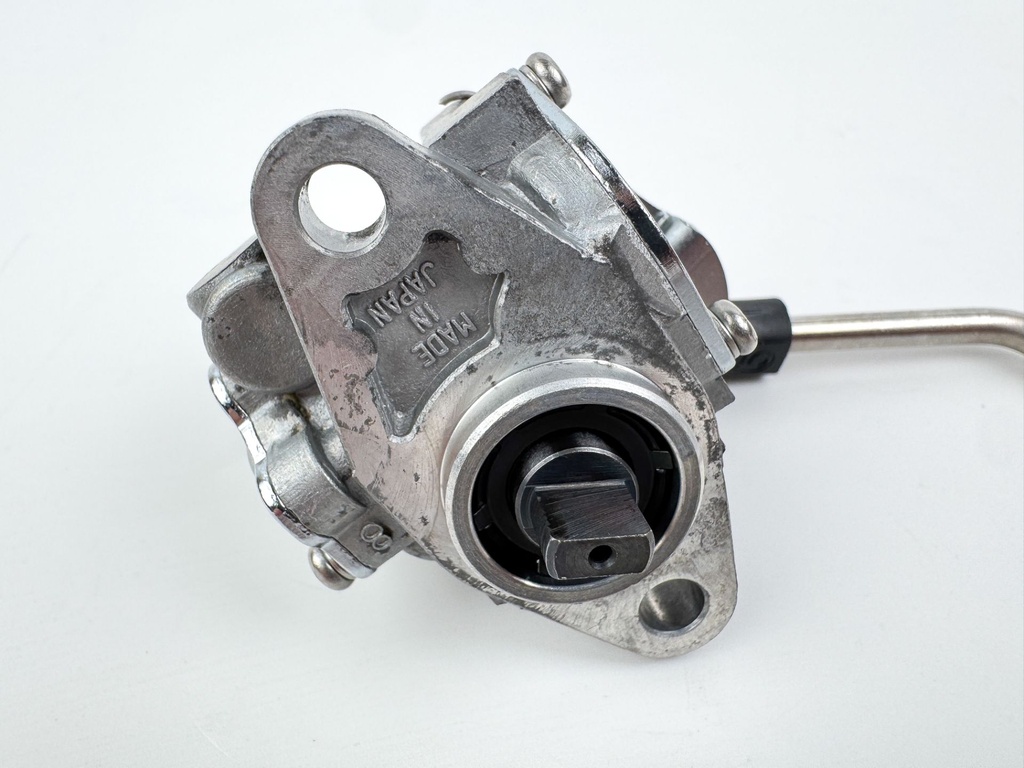 2005 Mercury 50 HP 2 Stroke Outboard Oil Pump 818902A1 OEM