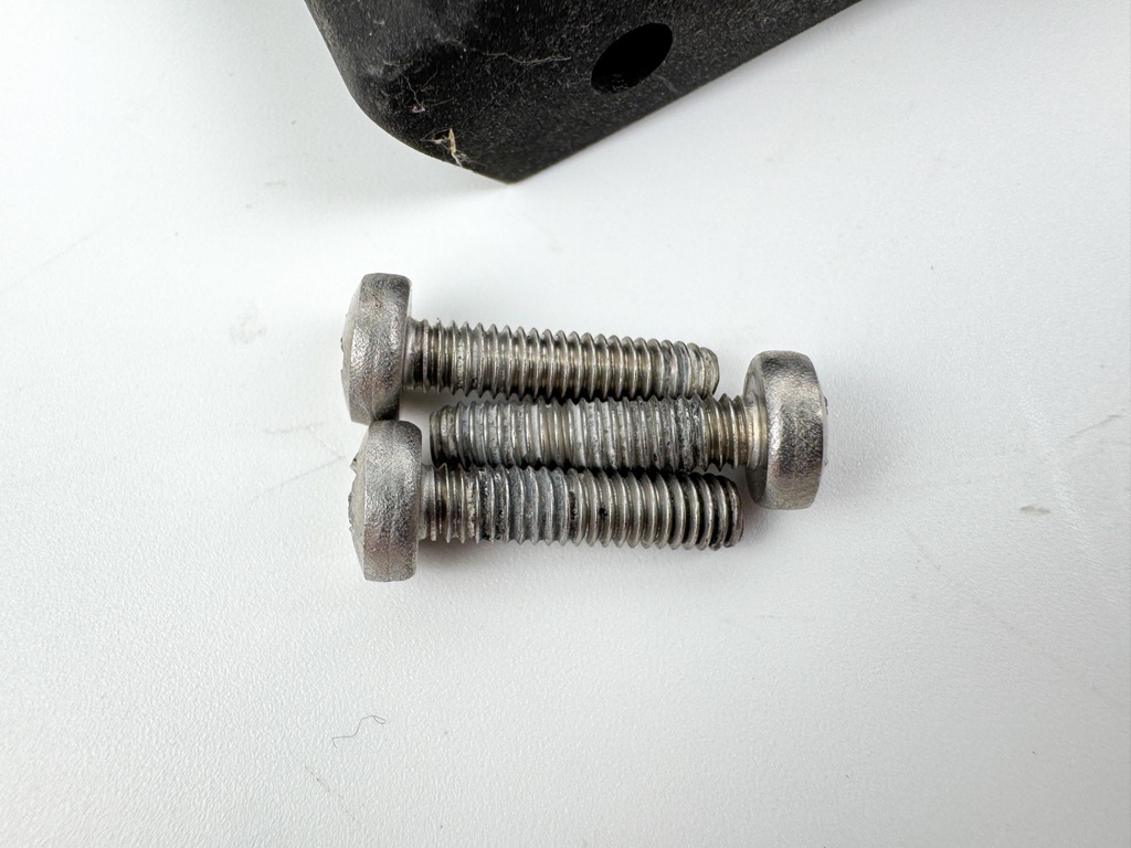 2005 Mercury 50 HP 2 Stroke Outboard Front Latch Handle 828463 OEM