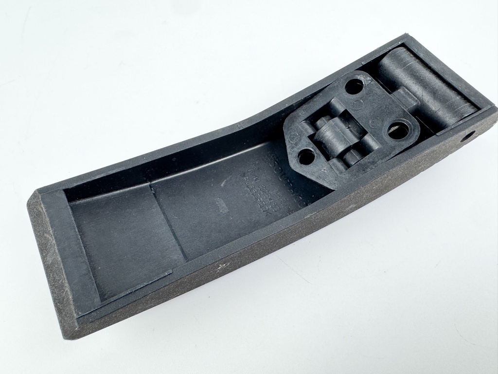 2005 Mercury 50 HP 2 Stroke Outboard Front Latch Handle 828463 OEM