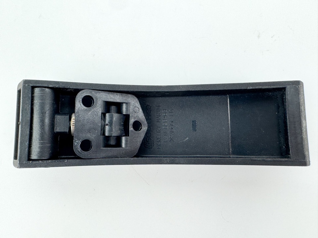 2005 Mercury 50 HP 2 Stroke Outboard Front Latch Handle 828463 OEM