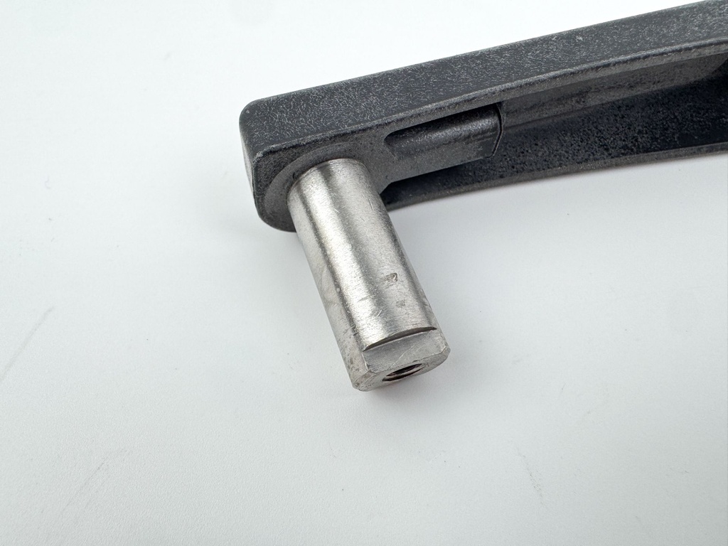 2005 Mercury 50 HP 2 Stroke Outboard Back Latch Handle 823573F1 OEM