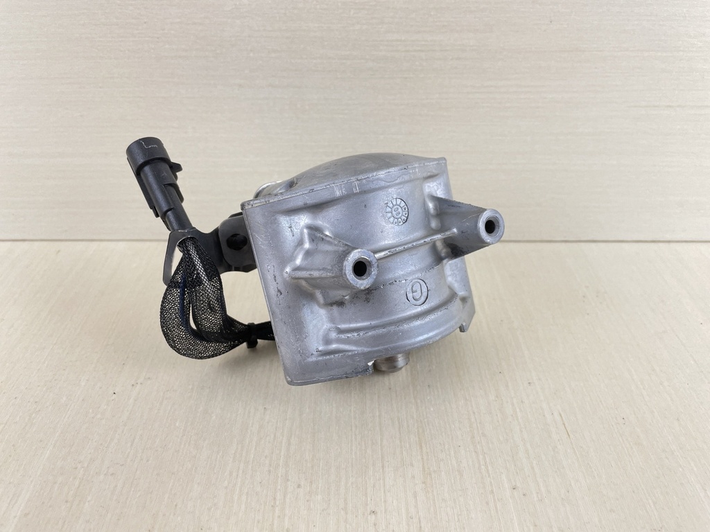 2007 Evinrude Etec 115HP 2 Stroke Outboard Port Side Injector 5007042