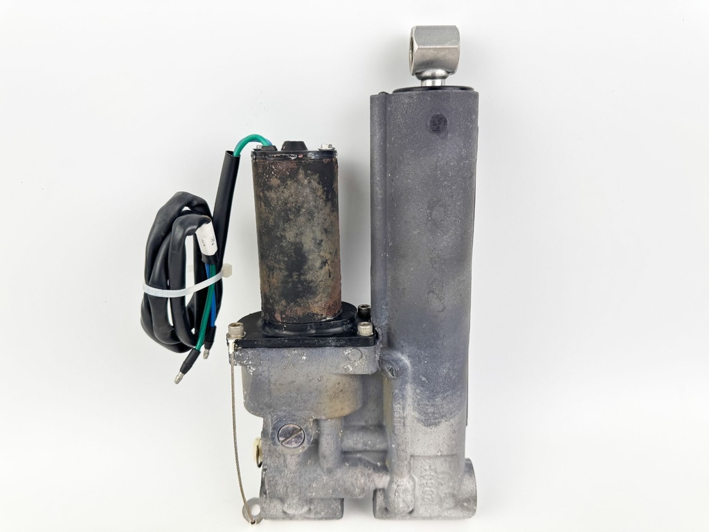 2005 Mercury 50 HP 2 Stroke Outboard Power Trim Tilt Unit 822344T10 OEM