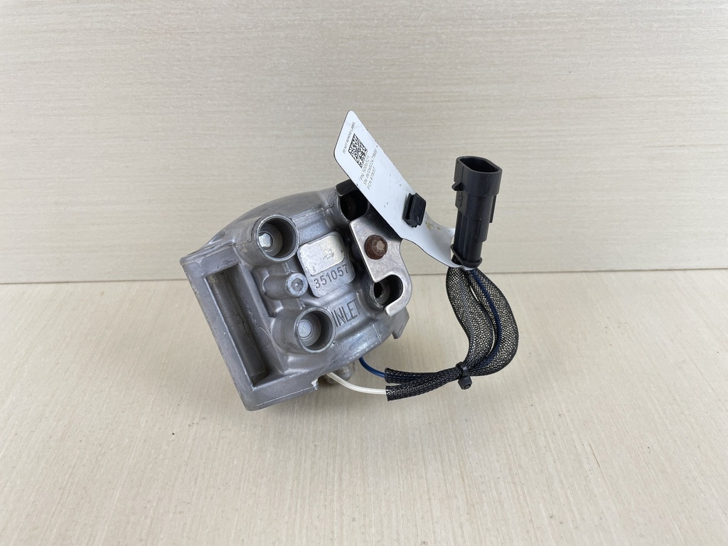 2007 Evinrude Etec 115HP 2 Stroke Outboard Port Side Injector 5007042