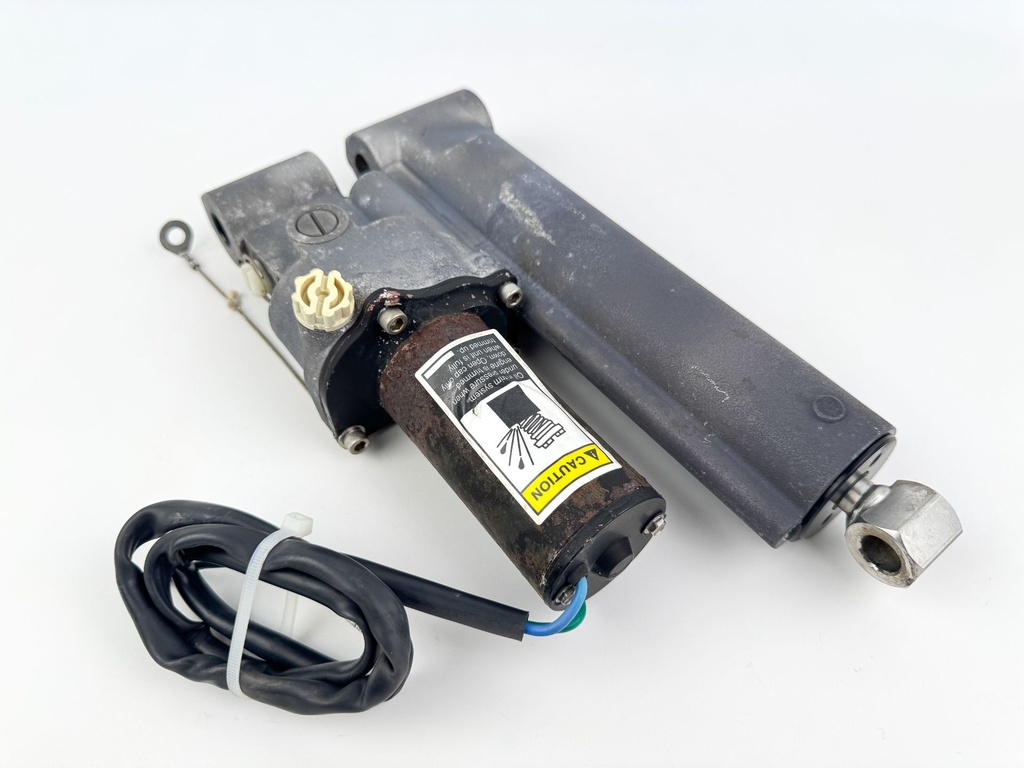 2005 Mercury 50 HP 2 Stroke Outboard Power Trim Tilt Unit 822344T10 OEM