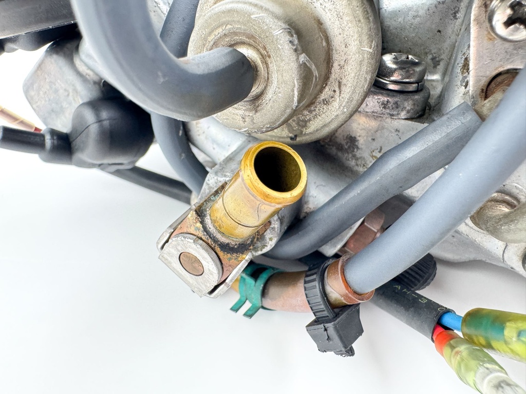 2002-2003 Yamaha 200 HP 2 Stroke Outboard Vapor Separator Tank VST 68F-13907-01-00