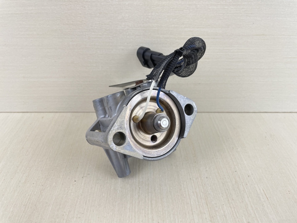 2007 Evinrude Etec 115HP 2 Stroke Outboard Port Side Injector 5007042