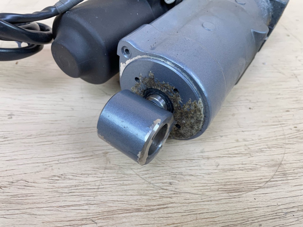 Yamaha Outboard Engine Power Trim & Tilt Assembly 90HP 115HP 6EK-43800-02-00