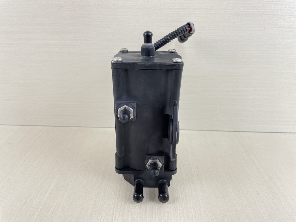 2007 Evinrude Etec 115HP 2 Stroke VST Vapor Separator Tank Fuel Pump 5010819