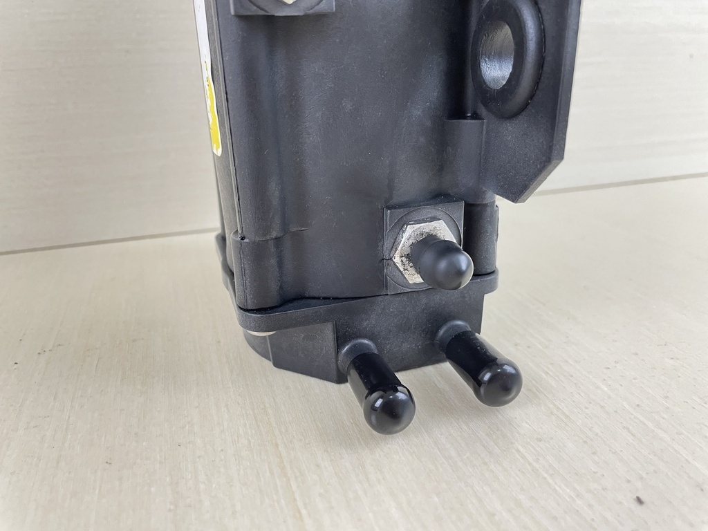 2007 Evinrude Etec 115HP 2 Stroke VST Vapor Separator Tank Fuel Pump 5010819