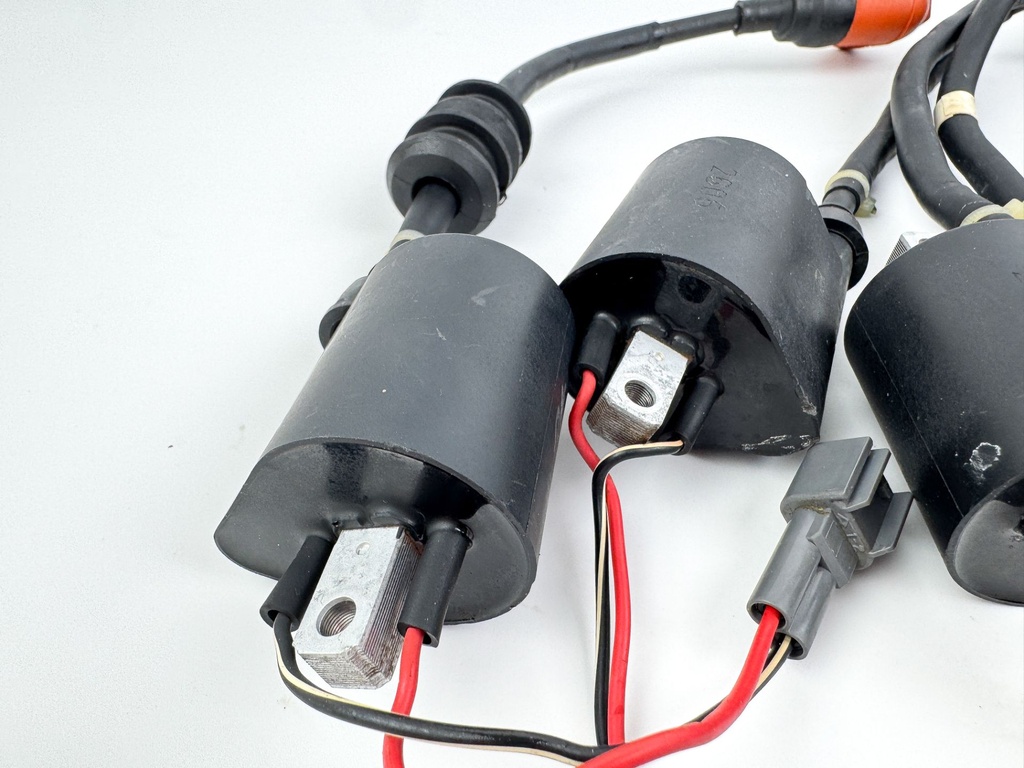 2002-2003 Yamaha 200 HP 2 Stroke Outboard Ignition Coil Set 68F-82310-11-00