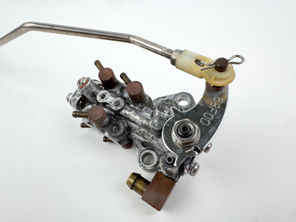 2002-2003 Yamaha 200 HP 2 Stroke Oil Injection Pump Assembly 68F-13200-02-00