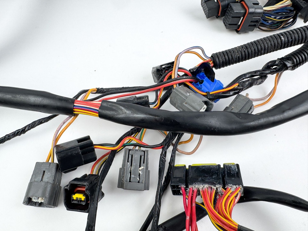 2002-2003 Yamaha 200 HP 2 Stroke Outboard Engine Wire Harness 68F-82590-20-00