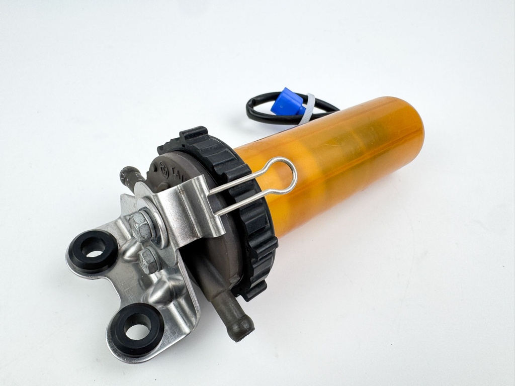 2004 Yamaha 250 HP 2 Stroke Outboard Fuel Filter Assembly 68F-24560-00-00