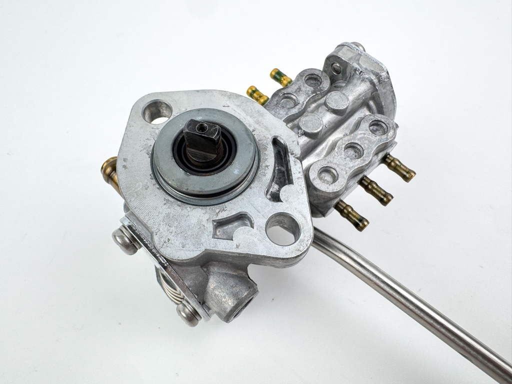 2004 Yamaha 250 HP 2 Stroke Outboard Oil Injection Pump Assembly 60V-13200-13-00