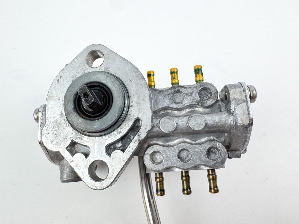 2004 Yamaha 250 HP 2 Stroke Outboard Oil Injection Pump Assembly 60V-13200-13-00