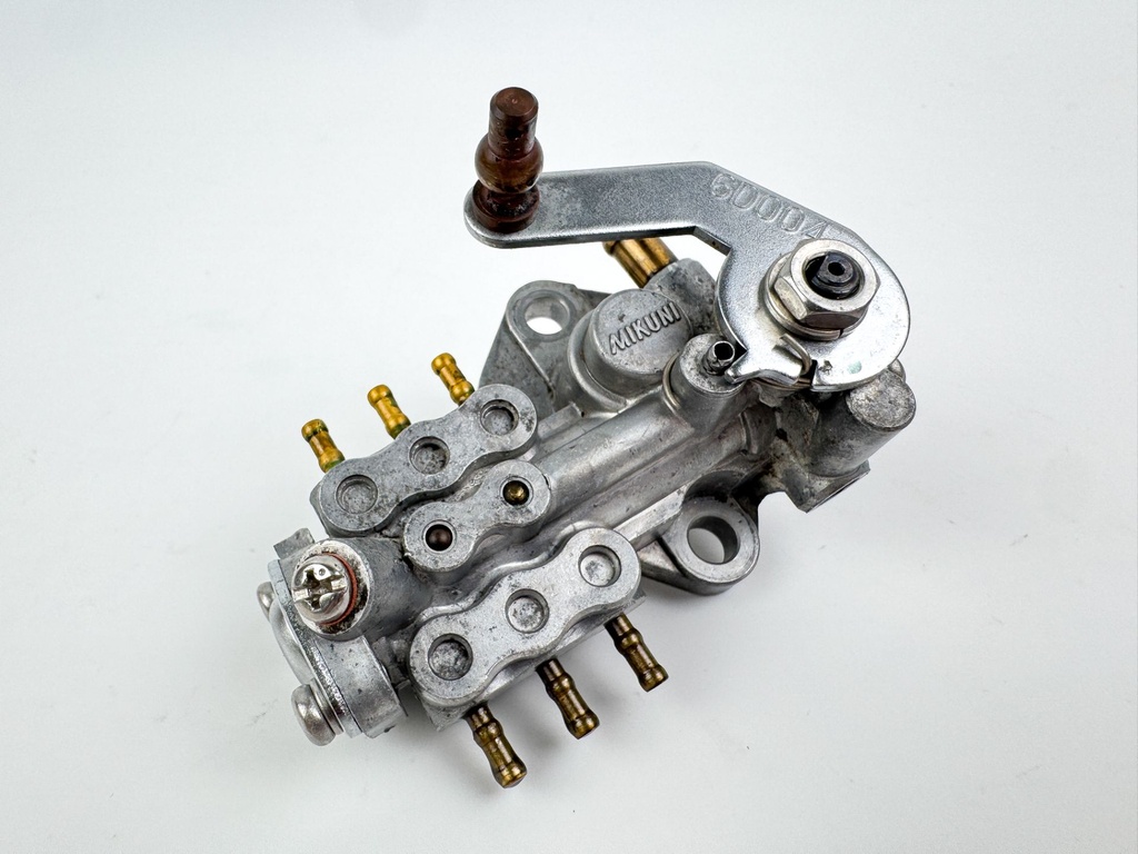 Yamaha 300 HP 2 Stroke Outboard Oil Injection Pump Assembly 6D0-13200-04-00