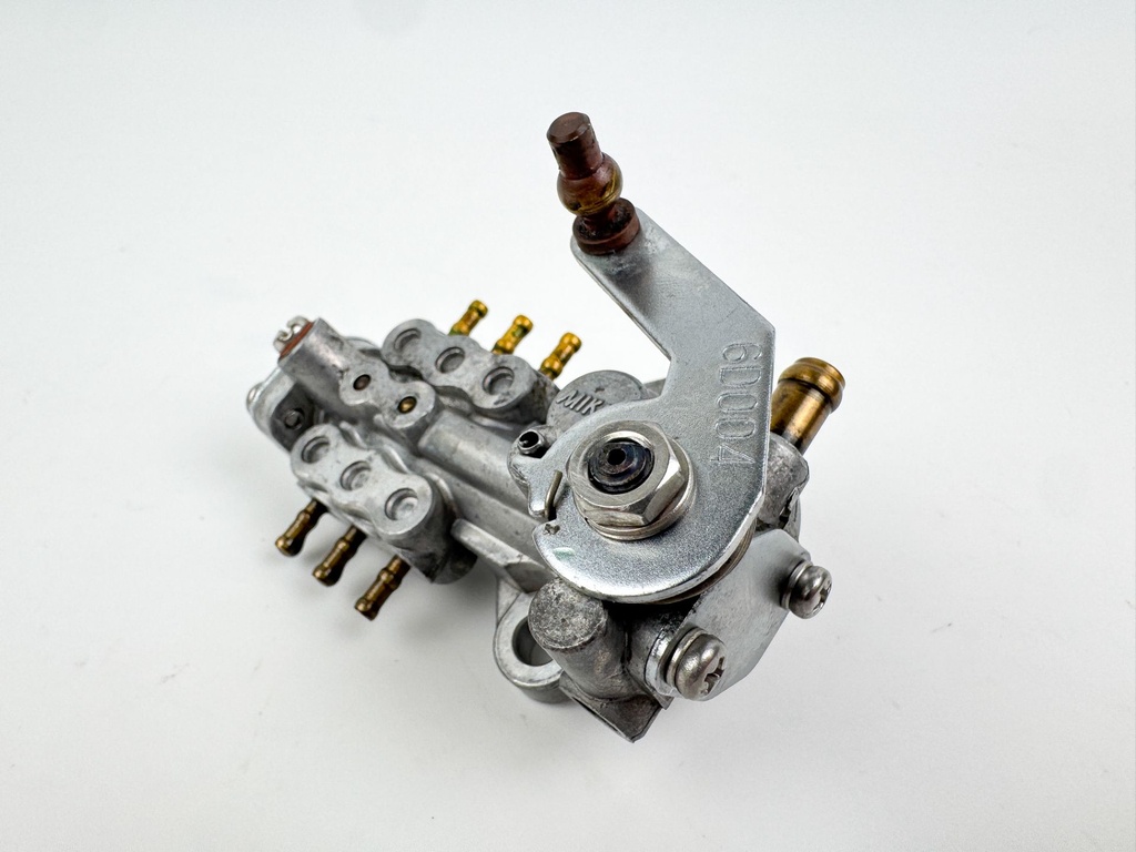 Yamaha 300 HP 2 Stroke Outboard Oil Injection Pump Assembly 6D0-13200-04-00