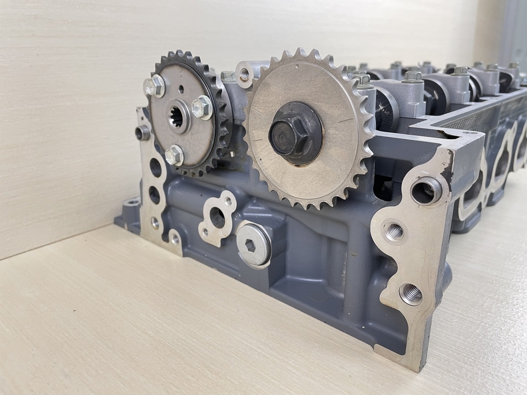 2009 Suzuki 90HP DF90 4 Stroke Outboard Cylinder Head Complete 11100-87L01