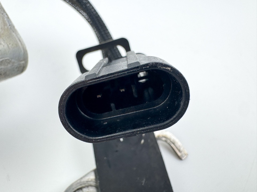 05 - 07 Evinrude Etec 2 Stroke Starboard Side Injector 200HP - 250HP 5006222