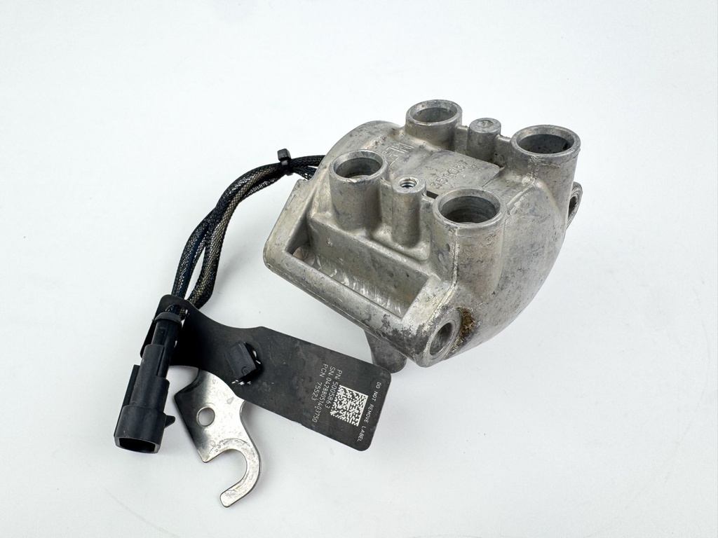 05 - 07 Evinrude Etec 2 Stroke Outboard Port Side Injector 200HP - 250HP 5006221