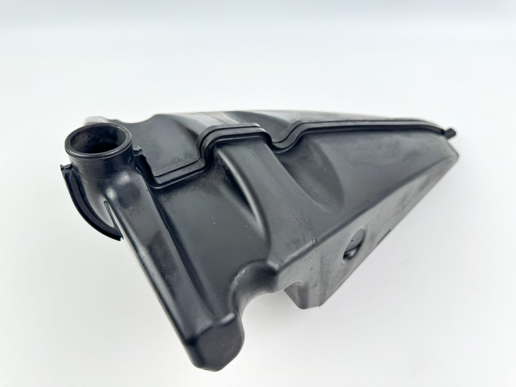 2005 Evinrude 250 HP 2 Stroke Outboard Muffler 5005699 OEM