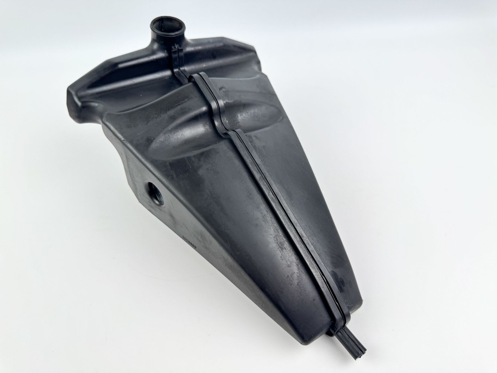 2005 Evinrude 250 HP 2 Stroke Outboard Muffler 5005699 OEM