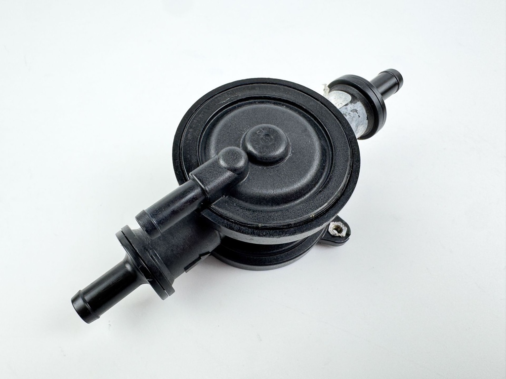 Evinrude 250 HP 2 Stroke Outboard Fuel Lift Pump 5005940 OEM