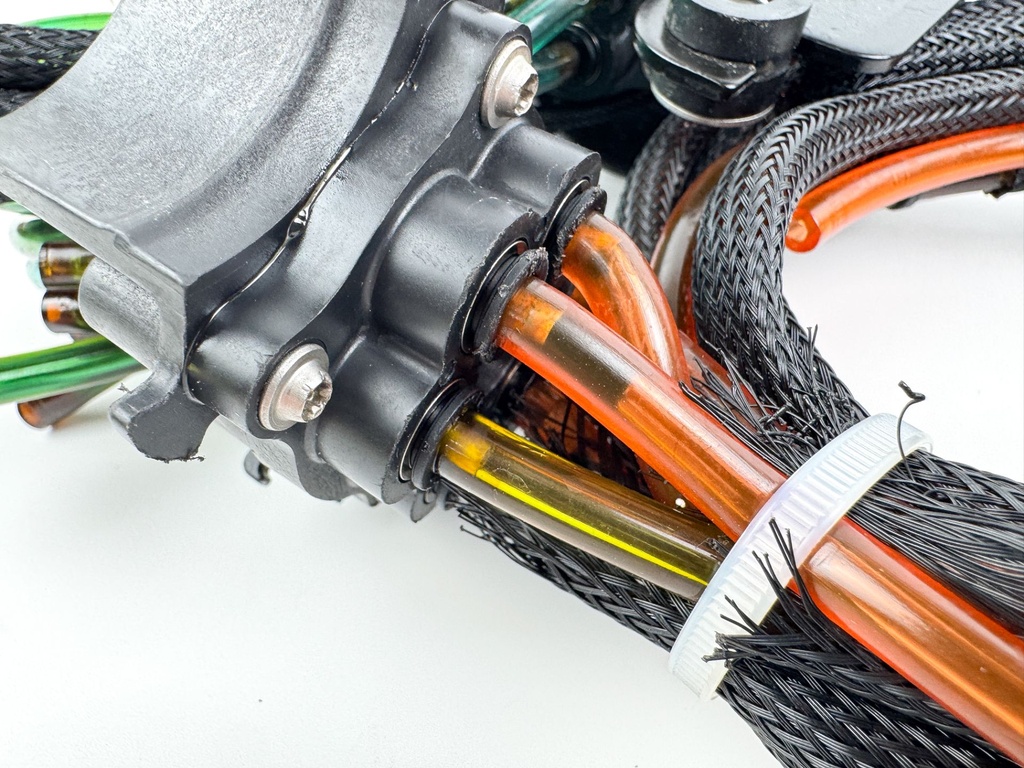 2005 Evinrude 250 HP 2 Stroke Outboard Oil Pump 5005698 OEM